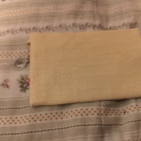 Bulgari parfum cosmetic bag & new Jing Pin wristlet - Picture 8 of 11